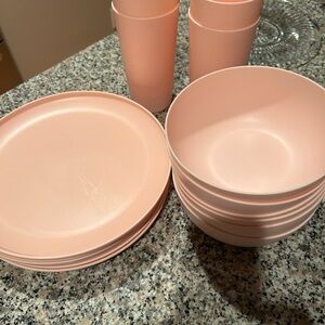 Elegant Pink Dinnerware Set